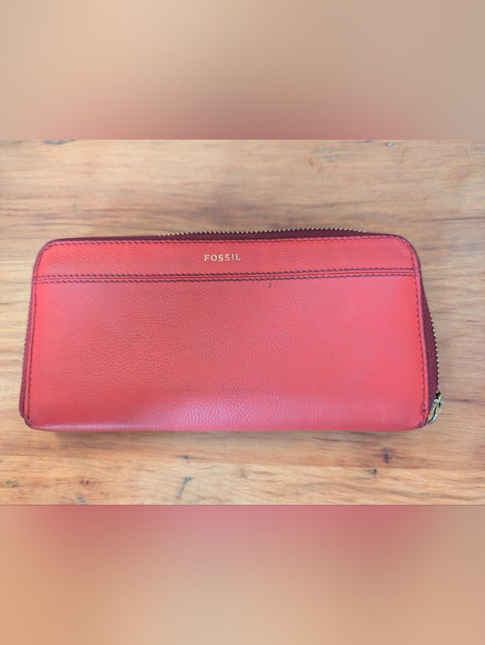 Fossil Pebbled Leather Wallet In EUC